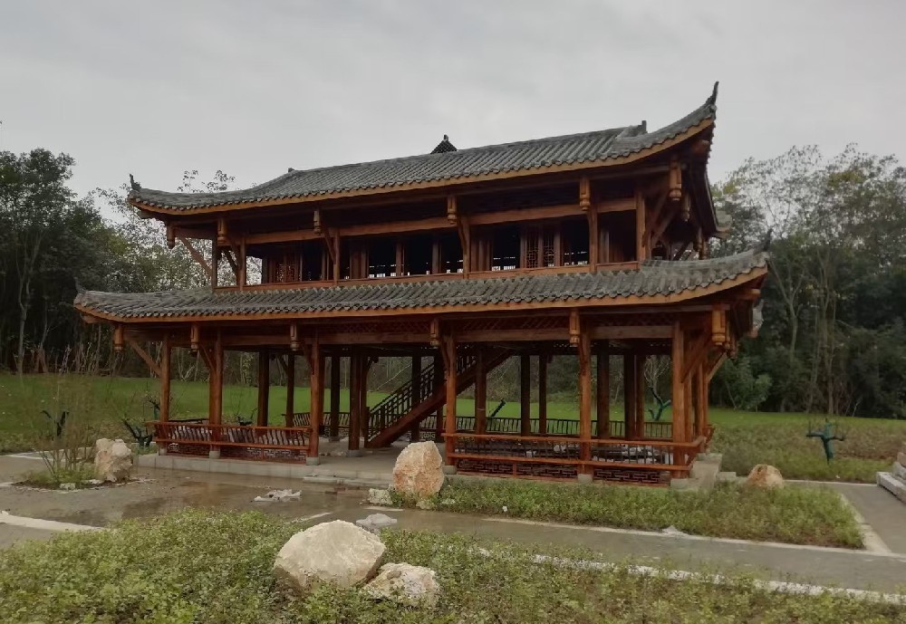 仿古建筑长廊厂家扮靓景区，传统技艺匠心坚守